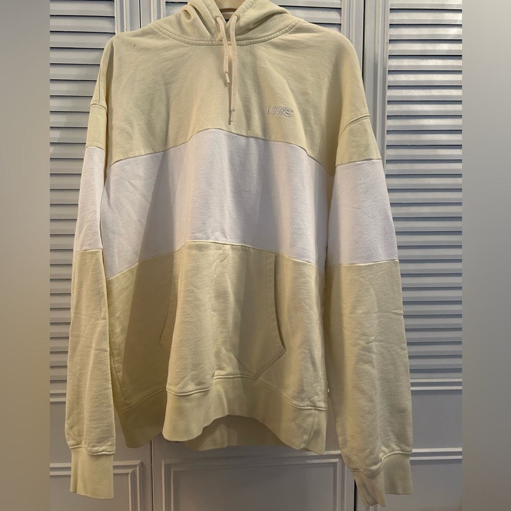 Levi’s Women’s oversized hoodie